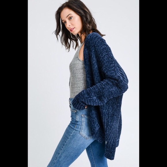 ❗️LAST: Large Soft Chenille Cardigan in Navy - Picture 2 of 5